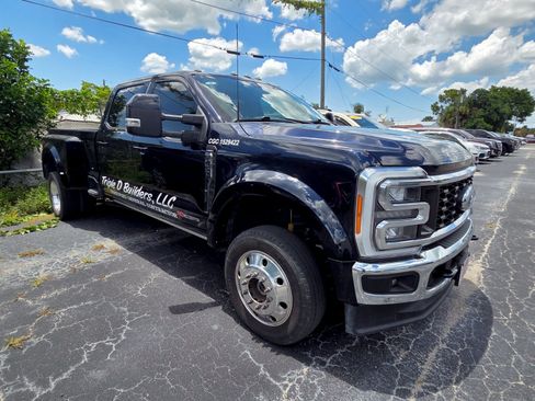Used 2023 Ford F450 Lariat w/ Lariat Ultimate Package AWD/4WD image 3