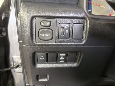 Used 2017 Toyota 4Runner SR5 Premium image 40