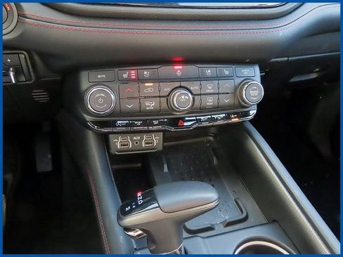 Certified 2025 Dodge Durango GT AWD/4WD image 5