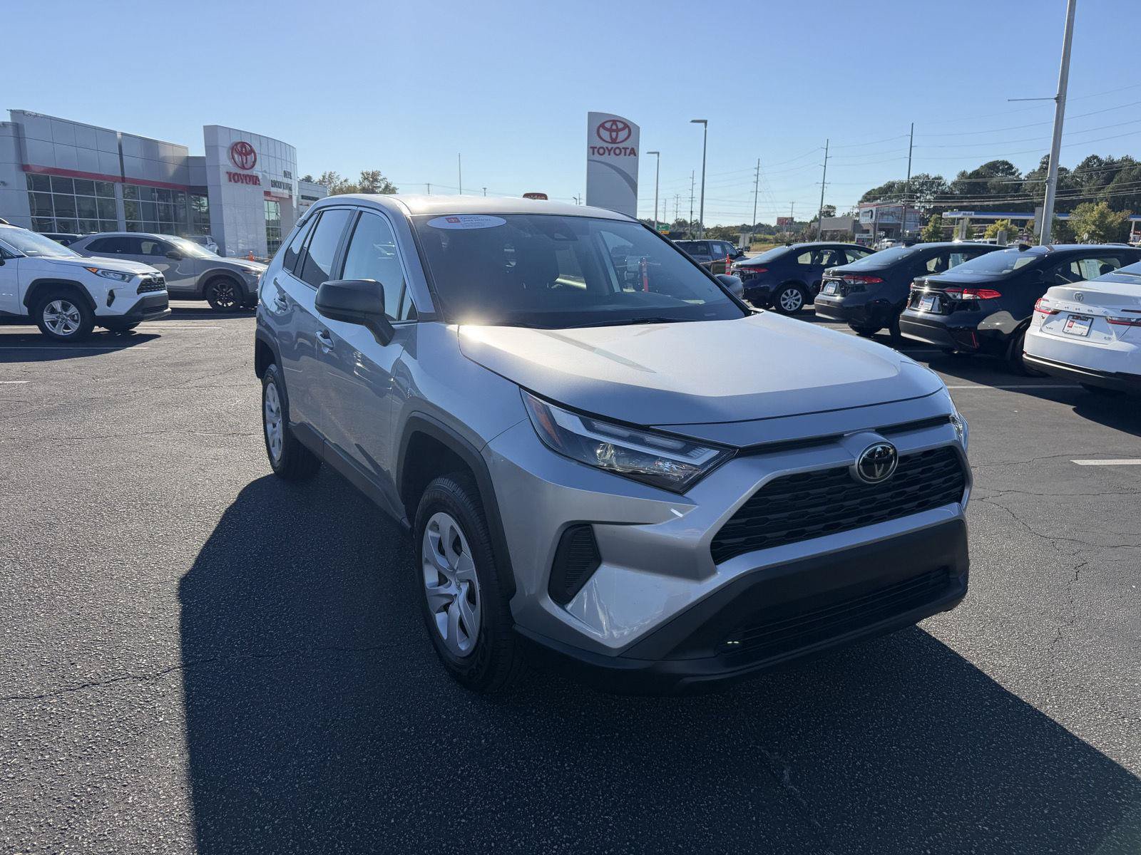 Used 2025 Toyota RAV4 LE FWD image 3