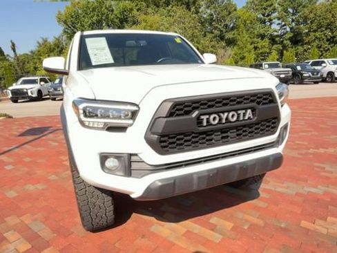 Used 2016 Toyota Tacoma TRD Off-Road w/ Towing Package AWD/4WD image 4