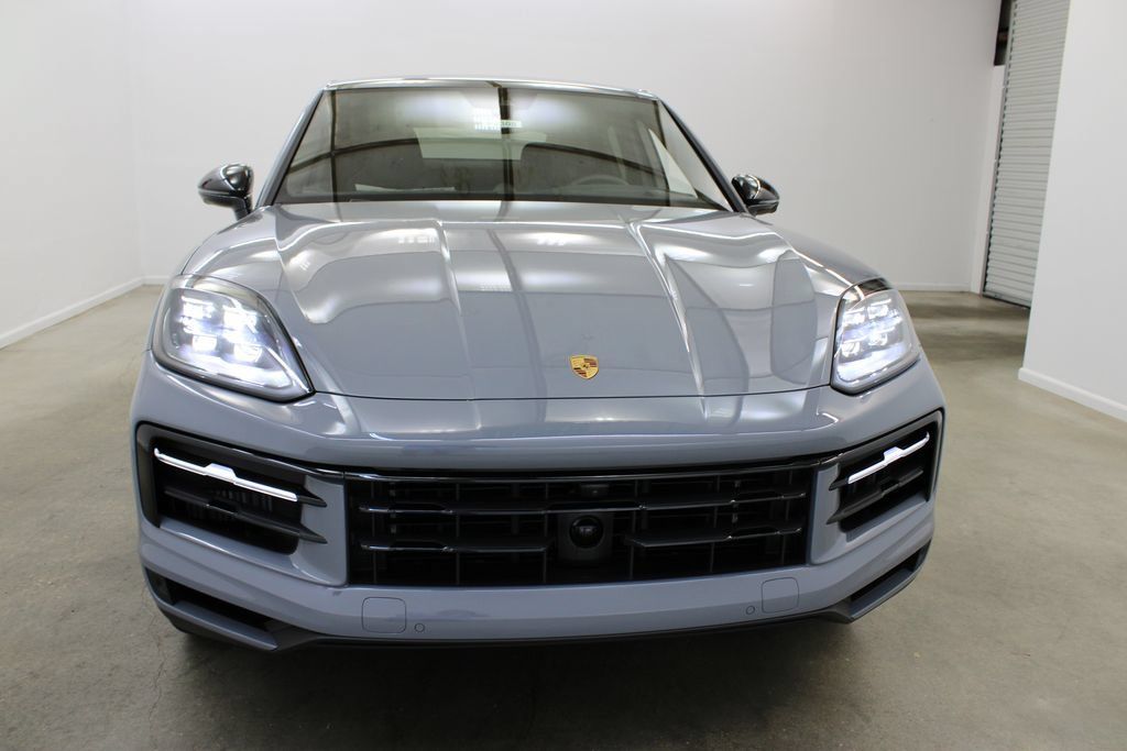 Used 2025 Porsche Cayenne S AWD/4WD image 10