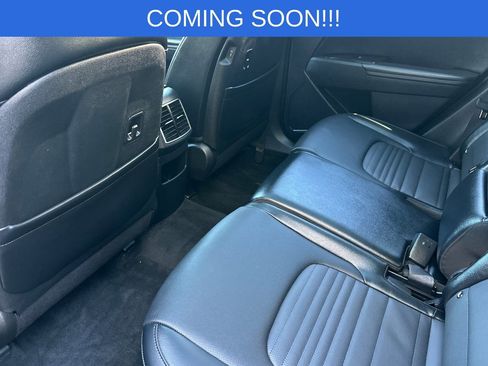Used 2023 Kia Sportage SX image 12