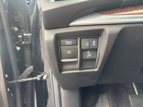 Used 2018 Acura MDX w/ Technology & Entertainment AWD/4WD image 19
