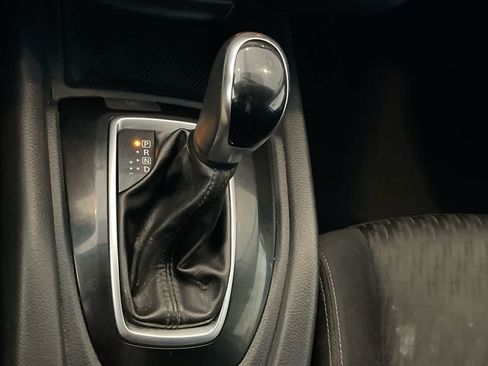 Used 2017 Nissan Rogue SV AWD/4WD image 19