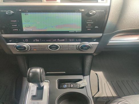 Used 2016 Subaru Outback 2.5i Limited AWD/4WD image 11