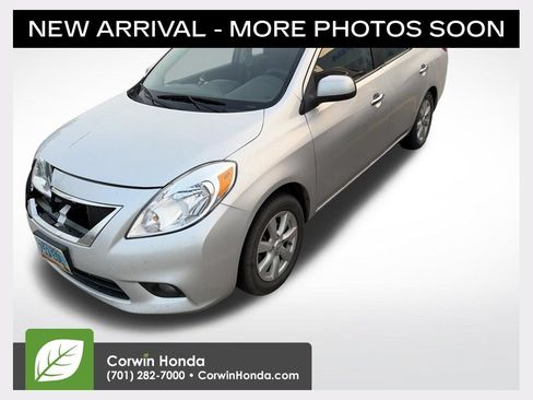 Used 2013 Nissan Versa FWD image 1