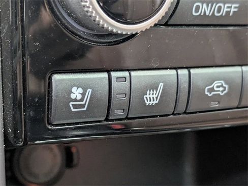 Used 2020 Subaru Ascent Touring w/ Popular Package #3 image 28