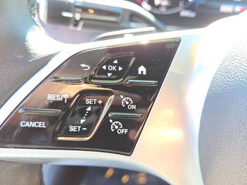 Used 2024 Mercedes-Benz C 300 Sedan image 19