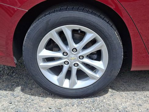 Used 2018 Chevrolet Malibu LT FWD image 34