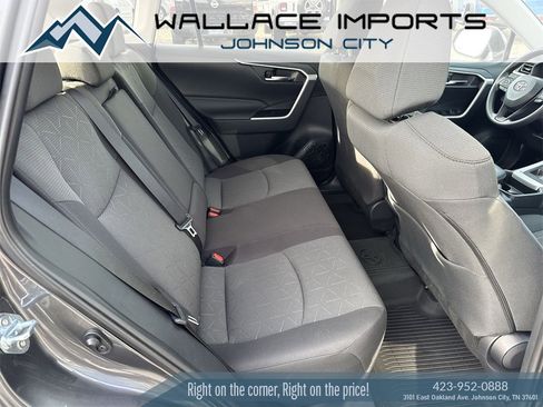 Used 2021 Toyota RAV4 XLE w/ Convenience Package image 46