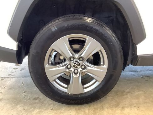 Used 2022 Toyota RAV4 LE AWD/4WD image 30
