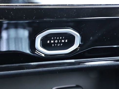 New 2026 Jeep Grand Cherokee Limited w/ Limited Altitude Package AWD/4WD image 29