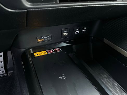 Used 2025 Toyota Camry SE image 25