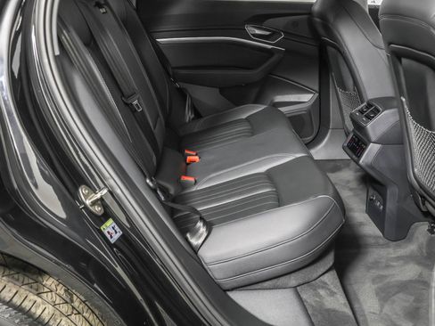 Used 2021 Audi e-tron Premium w/ Convenience Plus Package image 44