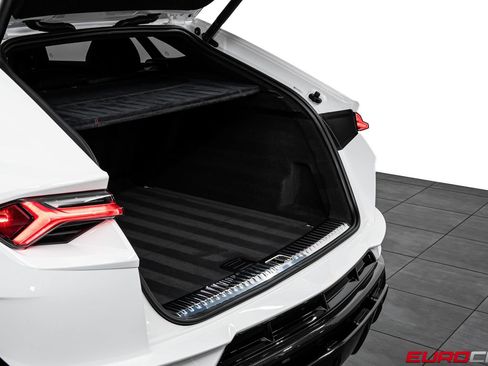 Used 2023 Lamborghini Urus Performante AWD/4WD image 25