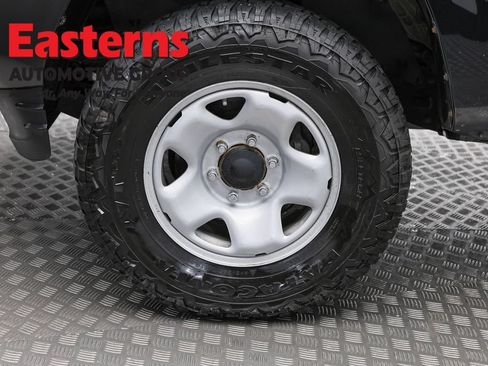 Used 2023 Toyota Tacoma SR AWD/4WD image 31