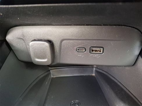 Used 2024 Chevrolet Trax ACTIV w/ Sunroof Package image 23