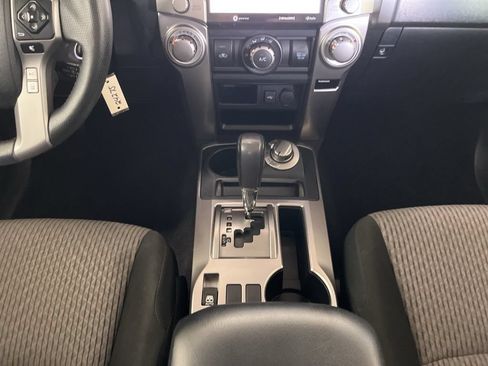 Used 2020 Toyota 4Runner SR5 AWD/4WD image 10