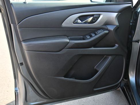 Used 2022 Chevrolet Traverse LT image 14