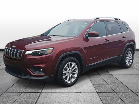 Used 2019 Jeep Cherokee Latitude w/ Cold Weather Group image 1
