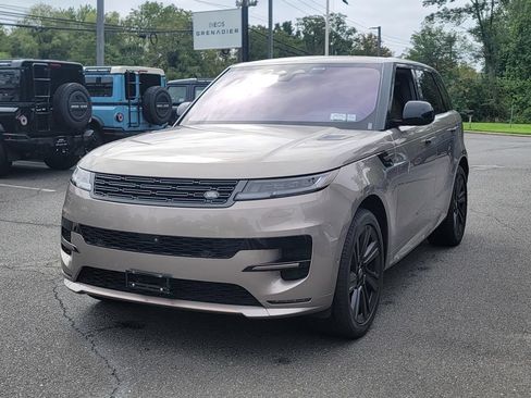 Used 2023 Land Rover Range Rover Sport SE Dynamic AWD/4WD image 4