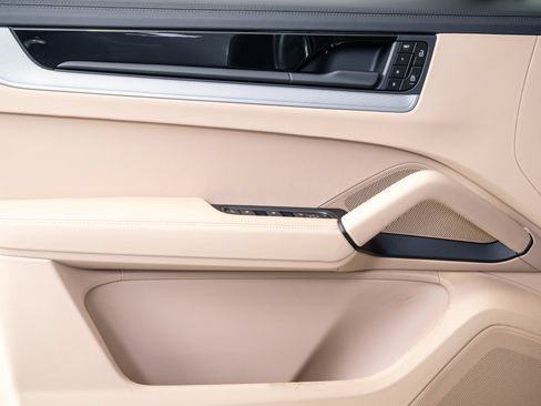 New 2026 Porsche Cayenne AWD/4WD image 6