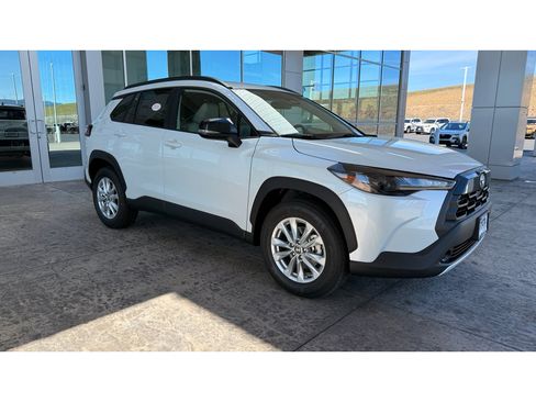 New 2026 Toyota Corolla Cross LE image 2