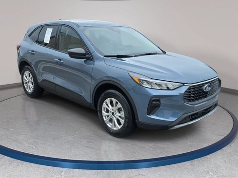 Used 2026 Ford Escape Active AWD/4WD image 3