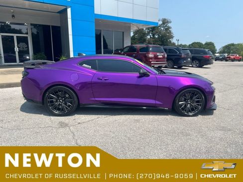 Used 2018 Chevrolet Camaro ZL1 RWD image 28