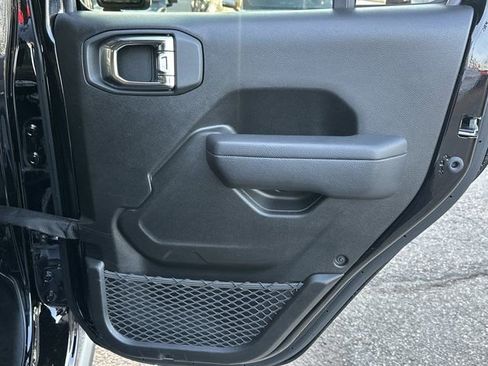 Certified 2025 Jeep Wrangler Unlimited Rubicon 4xe w/ Safety Group image 17