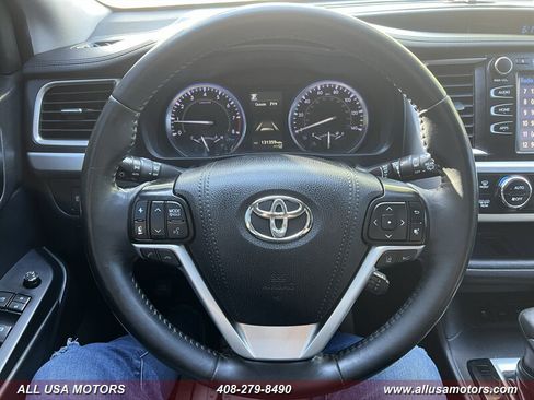Used 2019 Toyota Highlander SE AWD/4WD image 17