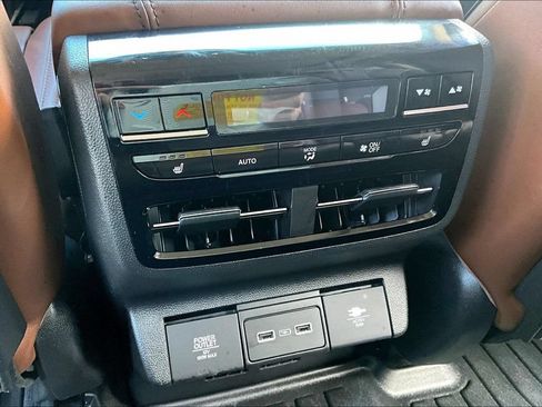 Used 2022 Acura MDX SH-AWD w/ Advance Package image 34