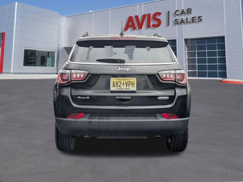 Used 2025 Jeep Compass Latitude AWD/4WD image 5