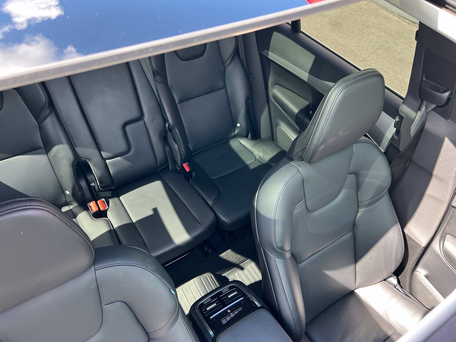 Used 2023 Volvo XC90 B5 Core AWD/4WD image 10