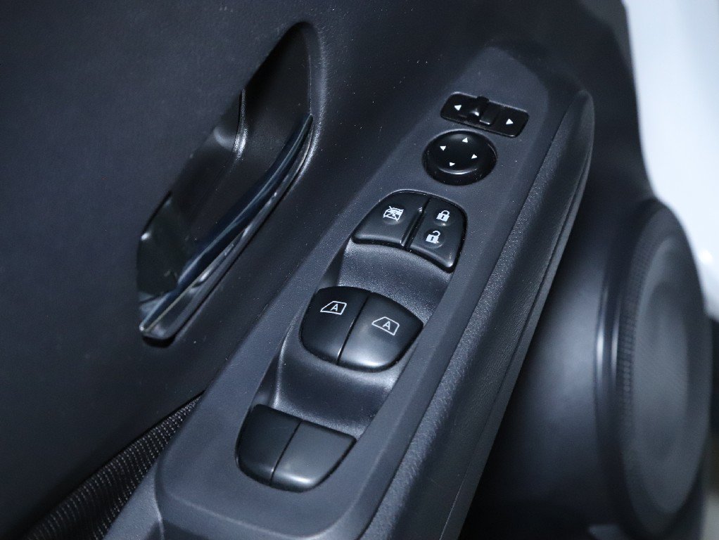 Certified 2023 Nissan Kicks SV FWD image 18