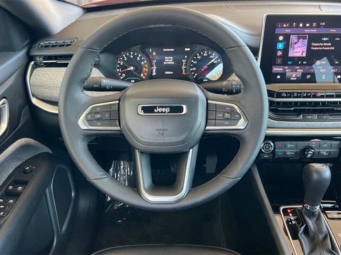 Used 2024 Jeep Compass Latitude image 14