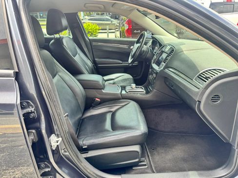 Used 2018 Chrysler 300 Touring w/ Sport Appearance Package RWD image 22