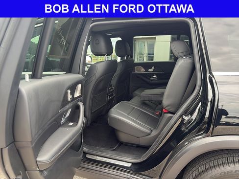 Used 2025 Mercedes-Benz GLS 450 4MATIC image 10