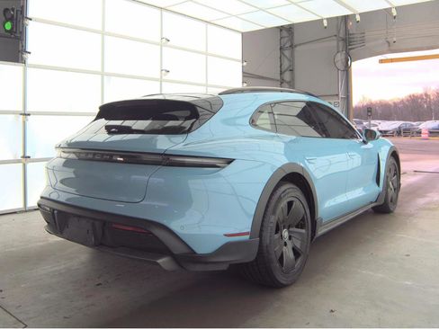 Used 2022 Porsche Taycan 4 Cross Turismo image 31