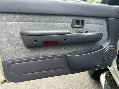 Used 2000 Toyota Tacoma PreRunner image 13