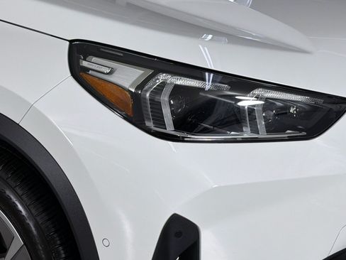 Used 2023 BMW X1 xDrive28i w/ Convenience Package AWD/4WD image 11