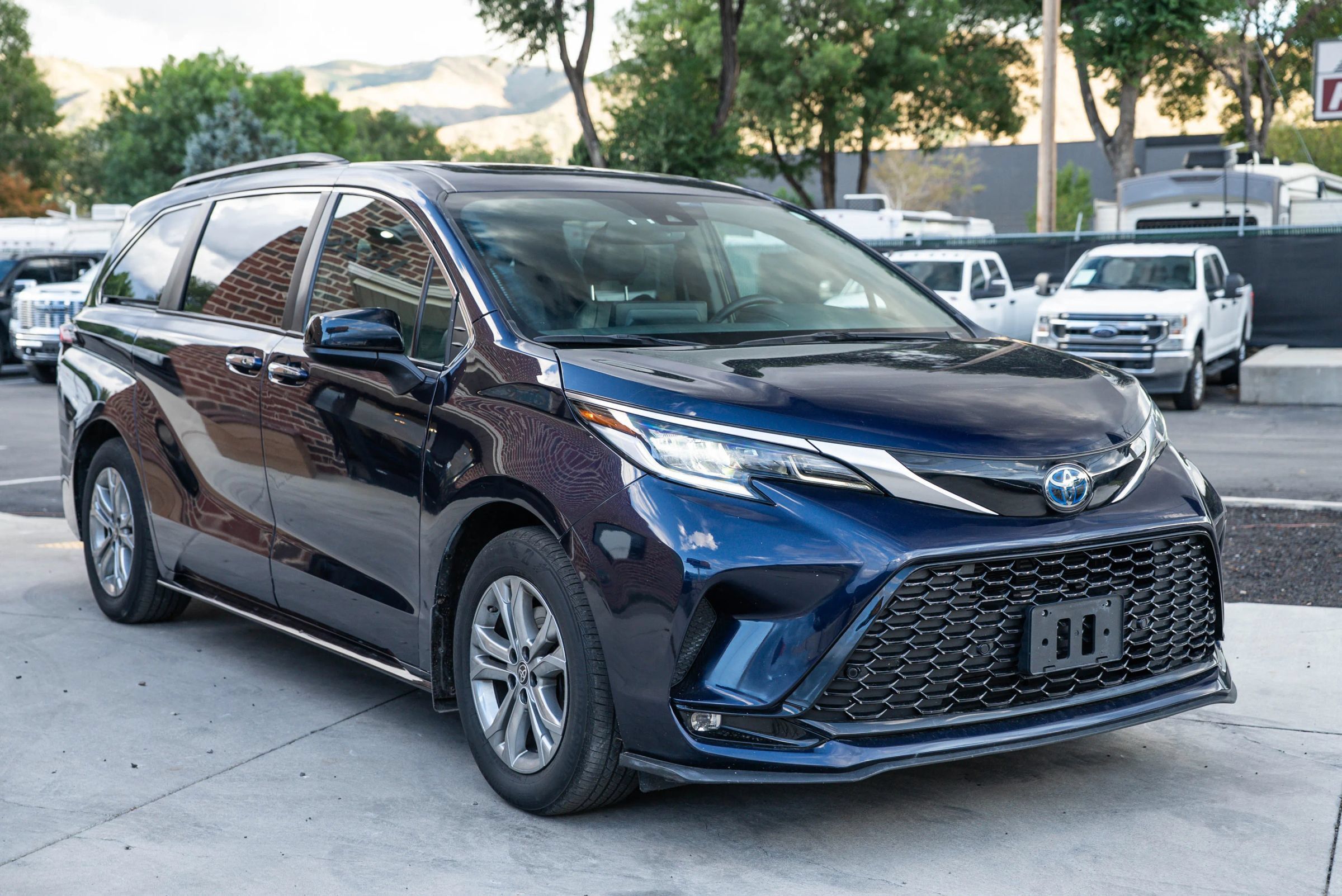 Used 2021 Toyota Sienna XSE AWD/4WD image 12