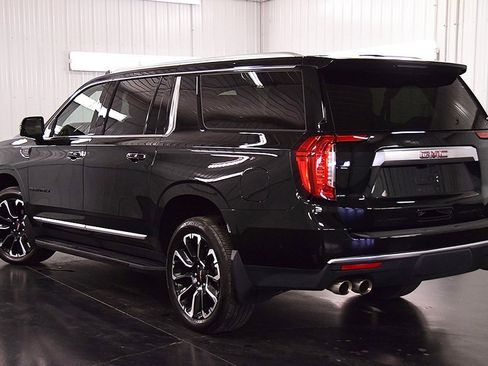 Used 2024 GMC Yukon XL Denali w/ Advanced Technology Package image 5