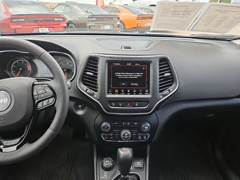 Used 2023 Jeep Cherokee Altitude Lux AWD/4WD image 30