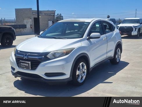Used 2016 Honda HR-V LX image 1