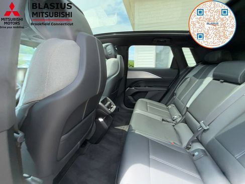 Used 2024 Cadillac Lyriq Tech w/ Driver Assist Package AWD/4WD image 60