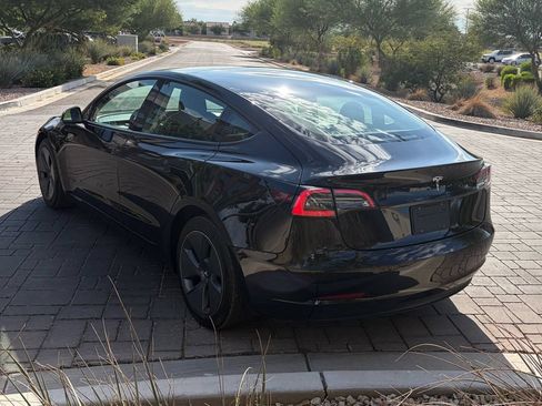 Used 2022 Tesla Model 3 Standard Range RWD image 4