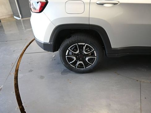 Used 2025 Jeep Compass Trailhawk AWD/4WD image 23