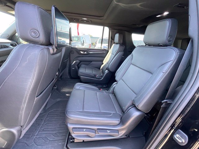 Used 2023 GMC Yukon XL Denali AWD/4WD image 18
